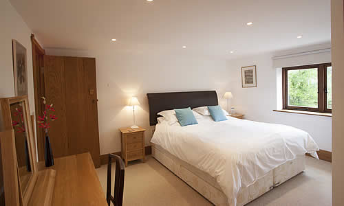Ground floor bedroom - super king or twin with ensuite